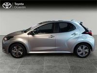 Usado Toyota Yaris Hybrid Active 116 CV (85 kW) 2024 Gris / plata Monovolumen
