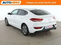 Usado Hyundai i30 120 CV (88 kW) 2020 Blanco Utilitario