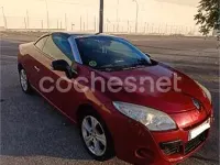 Usado Renault Mégane Cabriolet Dynamique 110 CV (80 kW) 2011 Granate Descapotable