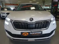 Usado Skoda Kamiq Ambition 110 CV (80 kW) 2022 Blanco SUV