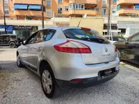 Usado Renault Mégane Business 110 CV (80 kW) 2012 Gris / plata Berlina