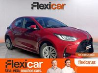 Usado Toyota Yaris Hybrid Active 116 CV (85 kW) 2023 Rojo Berlina