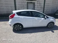 Usado Ford Fiesta Trend 70 CV (51 kW) 2011 Blanco Berlina