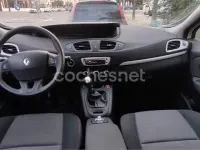 Usado Renault Scénic III 95 CV (69 kW) 2016 Blanco Monovolumen