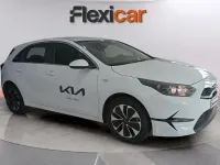 Usado Kia Ceed 101 CV (74 kW) 2024 Blanco Utilitario