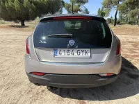 Usado Lancia Delta 200 CV (147 kW) 2010 Beige Utilitario