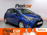 Usado Toyota Yaris Active 99 CV (72 kW) 2020 Azul Utilitario
