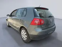 Usado VW Golf V Highline 115 CV (84 kW) 2007 Gris / plata Berlina