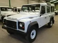 Używany Land Rover Defender 122 KM (89 kW) 2012 Biały SUV