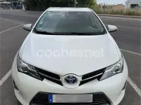 Usado Toyota Auris Hybrid Advance 136 CV (100 kW) 2013 Blanco Berlina