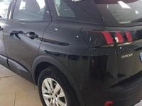 Usado Peugeot 3008 131 CV (96 kW) 2023 Negro perla nera