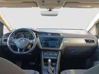 Usado VW Touran Advance 116 CV (85 kW) 2018 Gris Monovolumen