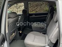 Usado Ssangyong (KGM) Rodius Limited 165 CV (121 kW) 2010 Gris / plata Monovolumen