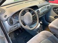 Usado Renault Scénic Dynamique 115 CV (84 kW) 2003 Gris / plata Monovolumen