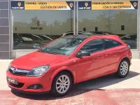 Usado Opel Astra GTC Enjoy 105 CV (77 kW) 2006 Rojo Berlina