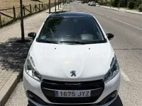 Usado Peugeot 208 GT-line 110 CV (80 kW) 2017 Blanco Utilitario