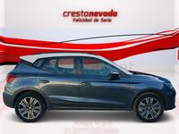 Usado Seat Arona Style 110 CV (80 kW) 2022 Gris / plata SUV