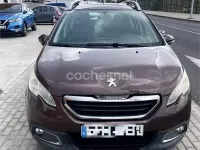 Usado Peugeot 2008 Active 82 CV (60 kW) 2014 Marrón SUV