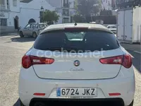 Usado Alfa Romeo Giulietta Distinctive 120 CV (88 kW) 2015 Blanco Utilitario