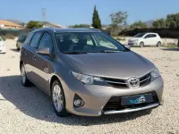 Usado Toyota Auris Touring Sports Active 90 CV (66 kW) 2013 Gris Familiar