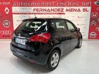 Usado Kia Venga 90 CV (66 kW) 2015 Negro Utilitario