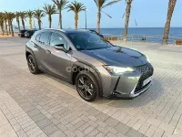 Usado Lexus UX Business Edition 184 CV (135 kW) 2022 Gris / plata SUV
