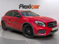 Usado Mercedes GLA180 122 CV (89 kW) 2020 Rojo SUV