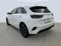 Usado Kia Ceed Edition 7 101 CV (74 kW) 2025 Blanco Utilitario