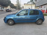 Usado Renault Clio II 75 CV (55 kW) 2002 Azul Berlina