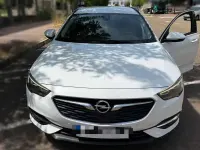Usado Opel Insignia Selective 136 CV (100 kW) 2017 Blanco Familiar