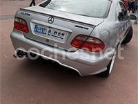 Usado Mercedes CLK200 Avantgarde 163 CV (119 kW) 2001 Gris / plata Coupe