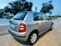 Usado Skoda Fabia Comfort 60 CV (44 kW) 2003 Azul Berlina