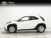 Käytetty Toyota Aygo Play 72 HP (52 kW) 2024 Valkoinen