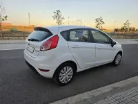 Usado Ford Fiesta Titanium 85 CV (62 kW) 2017 Blanco Utilitario