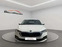 Usado Skoda Octavia Style 150 CV (110 kW) 2021 Blanco Familiar