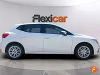 Usado Seat Ibiza Reference 95 CV (69 kW) 2017 Blanco Berlina