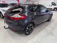 Usado Renault Mégane III Bose Edition 130 CV (95 kW) 2015 Gris / plata Berlina