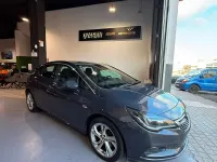 Usado Opel Astra Selective 125 CV (91 kW) 2016 Gris / plata Berlina