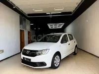 Usado Dacia Sandero Ambiance 73 CV (53 kW) 2018 Blanco Berlina