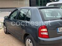 Usado Skoda Fabia Comfort 75 HP (55 kW) 2004 Cinzento Sedan