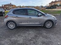 Usado Peugeot 208 Signature Sky 82 CV (60 kW) 2019 Gris / plata Utilitario