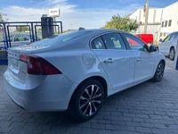 Usado Volvo S60 Momentum 150 CV (110 kW) 2018 Blanco Berlina