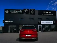 Usado Opel Grandland X Ultimate 131 CV (96 kW) 2022 Pintura boutique rojo ves SUV