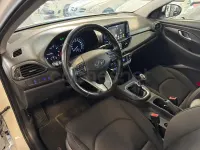 Usado Hyundai i30 GO! 120 CV (88 kW) 2018 Blanco Berlina