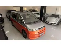 Usado VW Multivan Life 150 CV (110 kW) 2024 Naranja Monovolumen