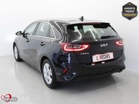 Usado Kia Ceed 100 CV (73 kW) 2022 Negro Utilitario