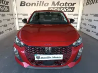 Usado Peugeot 208 Allure 100 CV (73 kW) 2025 Rojo Utilitario