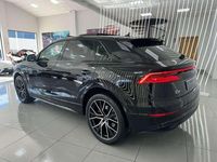Usado Audi Q8 Ambiente 286 CV (210 kW) 2021 Negro SUV