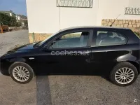 Usado Alfa Romeo 147 Distinctive 105 CV (77 kW) 2007 Negro Utilitario