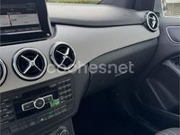 Usado Mercedes B180 109 CV (80 kW) 2013 Gris / plata Monovolumen
